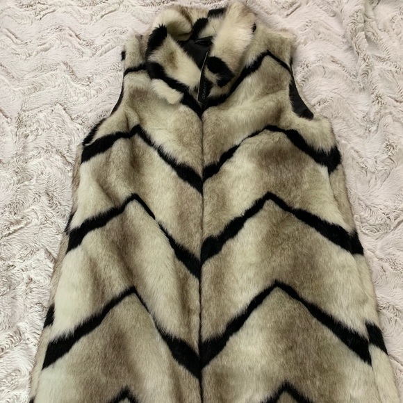 Stella + Lorenzo faux fur - Picture 2 of 4